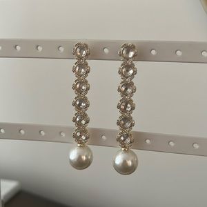 Nicola bathie drop pearl earrings